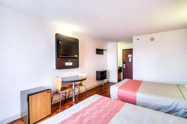 Motel 6 Lansing, Il  Chicago South