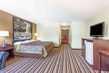 汽车旅馆  Super 8 By Wyndham Hull Street Midlothian Richmond Area