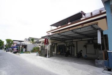هتل Oyo 2904  Yayang Syariah
