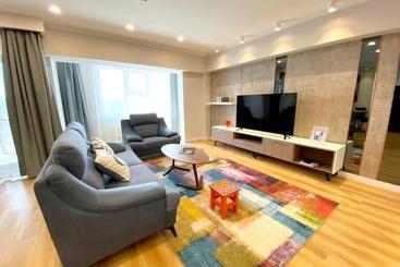 Naran Residence Lifestyle Serviced Apartment
