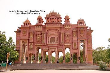 Hotel Oyo 66602 Apple Hut