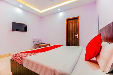 ホテル Oyo 67933  Shrinath Bhawan