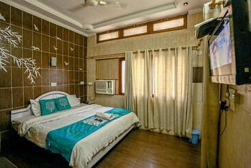The Trekkers Hostel   Dehradun