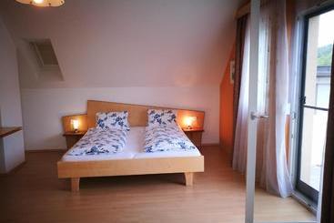 تختخواب و صبحانه Gästezimmer Steiner