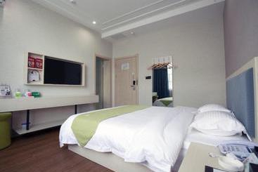هتل Greentree Alliance Southwest Xingyi City Magic East Road