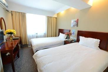 هتل Shell Yangzhou University City Wanda Plaza
