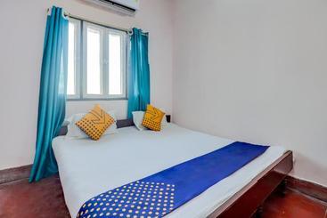 هتل Spot On 66108  Awadh Kailash Inn