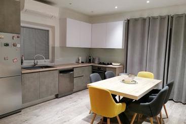 Guest Accommodation House Greta