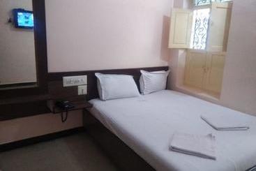Hotel Akil Towers