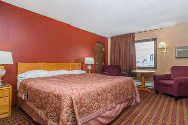 فندق على الطريق Super 8 By Wyndham Brooklyn Center/mpls