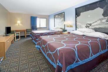 فندق على الطريق Super 8 By Wyndham Fort Collins