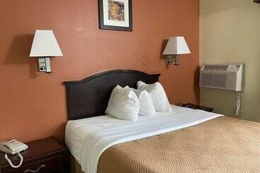 فندق على الطريق Travelodge By Wyndham La Porte/michigan City Area