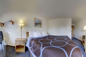 모텔 Country Club Inn & Suites