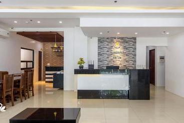 هتل Yellowbell Resort And