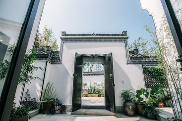 ریاض Xinhualian Lv Xin Gu