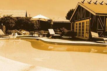 בית מלון כפרי Solvang Inn & Cottages