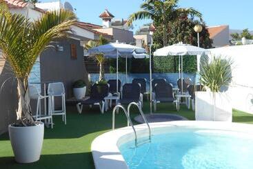 بانگلو Beach Boys Resort - Men Only