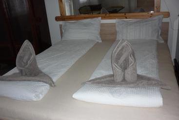پانسیون R1 Rolléder Apartman Ház