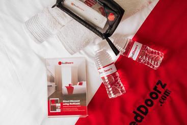 هتل Reddoorz @ Climaco Street Cebu