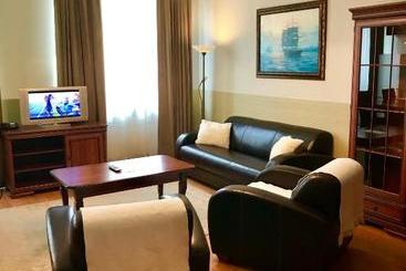 Arcada Apartments