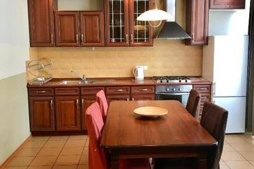Arcada Apartments