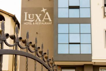 تختخواب و صبحانه Luxa Apartmani