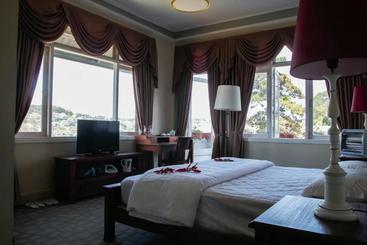 Lam Phan Hotel Villa