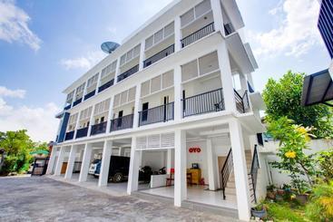 هتل Oyo 3279 Joy Residence