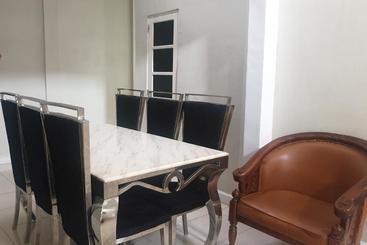 هتل Oyo 3304 Garuda Guest House