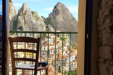 ツーリストアパートメント Studio With Furnished Balcony And Wifi At Castelmezzano
