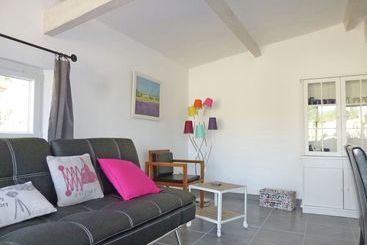 Beautiful Cottage With Swimming Pool In L Islesurlasorgue