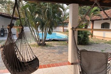 تختخواب و صبحانه Bethesda Hostel Corumbá