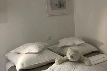 La Tanière De L Ours Blanc Aubagne Cassis Aix En Provence