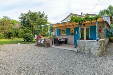 Жильё для туристов Modern Holiday Home With Private Pool
