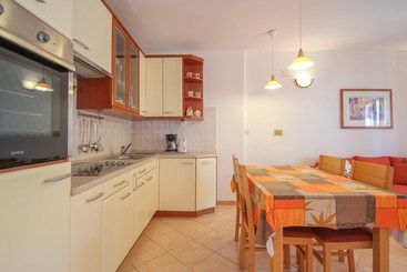 Alenka Orange