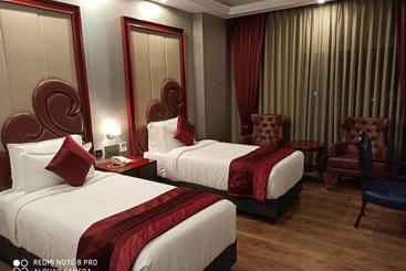 Hukam S Lalit Mahal   Hotel Convention Club