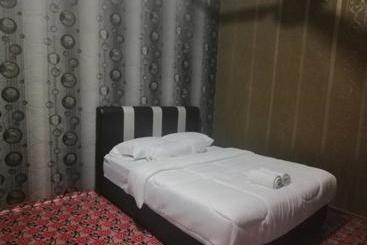 فندق Spot On 89832 Famili Inn Ombak Rindu