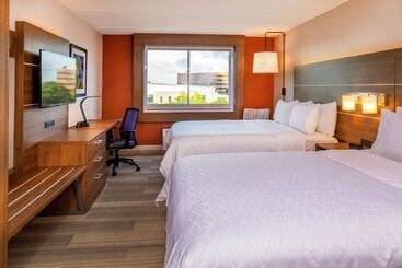 هتل Holiday Inn Express Chesapeake   Norfolk, An Ihg