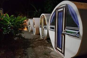 پانسیون Koru Village Uvita Hostel