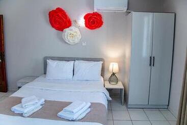 هاستل Homelike Guest House