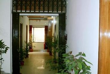 هتل Amir S Residense