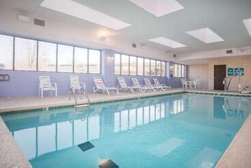 酒店 Holiday Inn Express St. Louis Arpt Maryland Hgts
