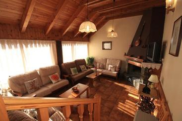 هتل Hostal Y Apartamento Seixes