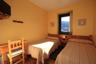 هتل Hostal Y Apartamento Seixes
