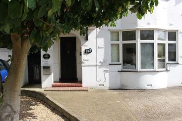 Hotel Willow Guest House