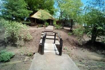 هتل Mophy  Budget  Safari  Lagoon  Camp