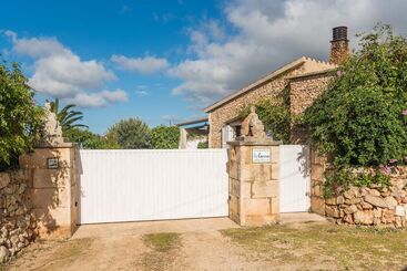 کلبه Casa Campo Menorca Sa Canova