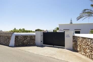 کلبه Villa Menorca Xiscu