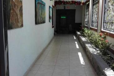هتل Boutique Ceiba Real