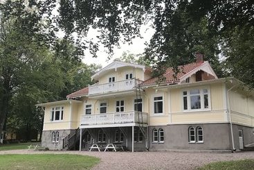 بيت Sjölunda Semesterby